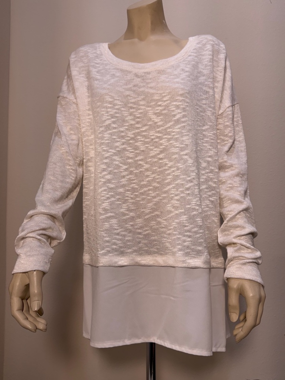 Gibson Latimer Cream Textured Knit Tunic with Chiffon Hem